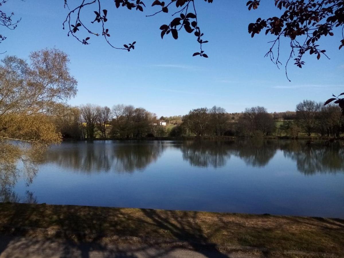 By The Lake La Trinite-Porhoet 外观 照片